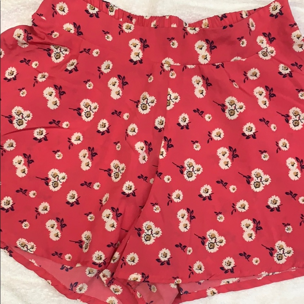 Size S Flowyyy shorts